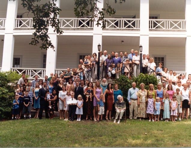 Extended Williams family at the 2001 reunion